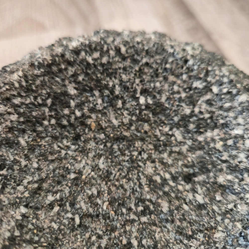 Unbranded Mini Volcanic Rock Molcajete Mortar & Pestle Set Hand Carved 11cm 4.5" - Picture 8 of 10